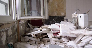 Демонтаж хрущевки в Бирске - удаление старых полов и стен по выгодной цене от 1764 рублей.